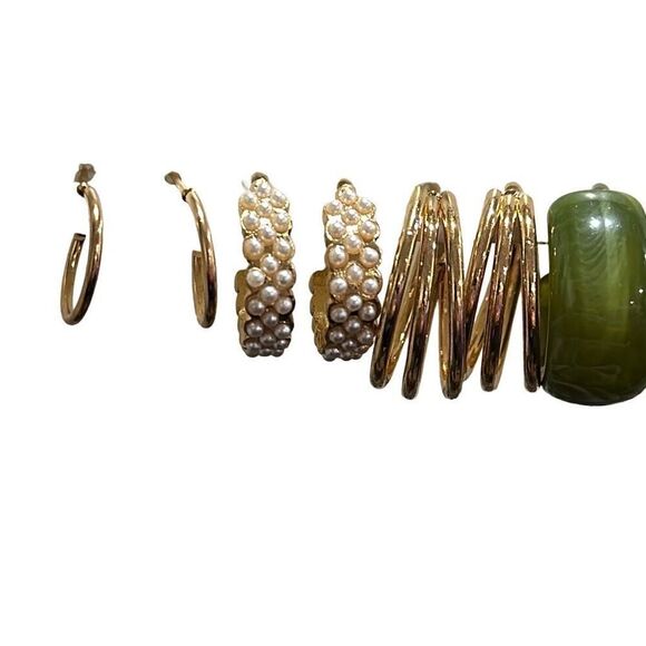 NWOT Earring bundle - Picture 1 of 5